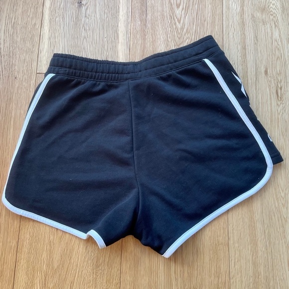 NWT REEBOK CLASSICS LINEAR  SHORTS - XS - Picture 5 of 10
